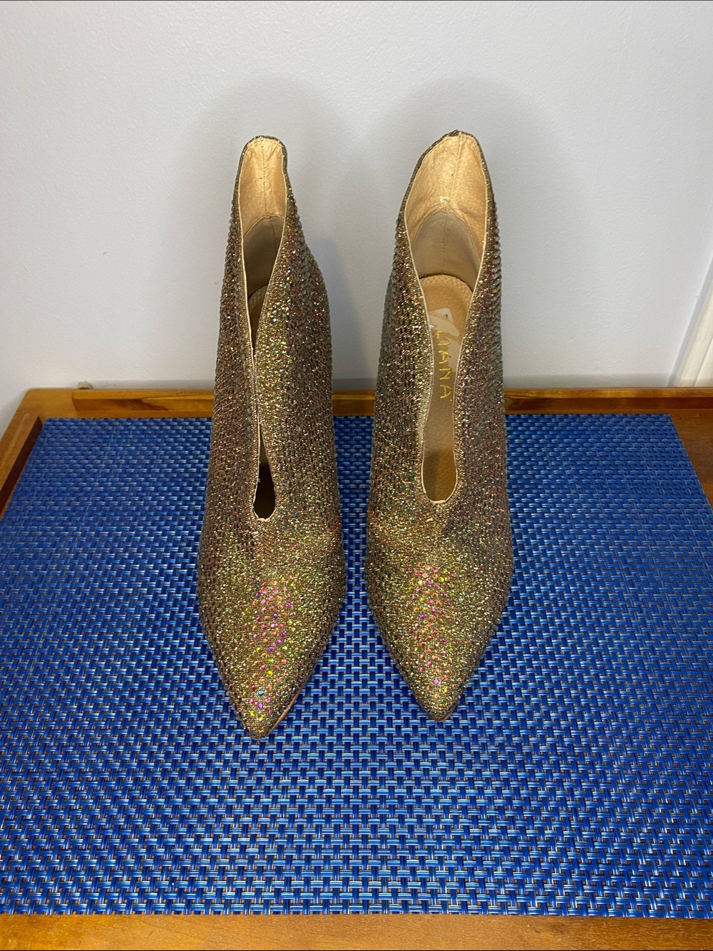 NWOT Liliana Gisele boots, iridescent, sz. 9
